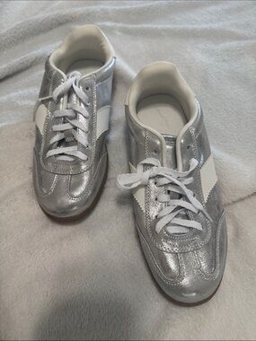 Aquazzura Kids Metallic Silver Lace-Up Sneakers with White Stripe